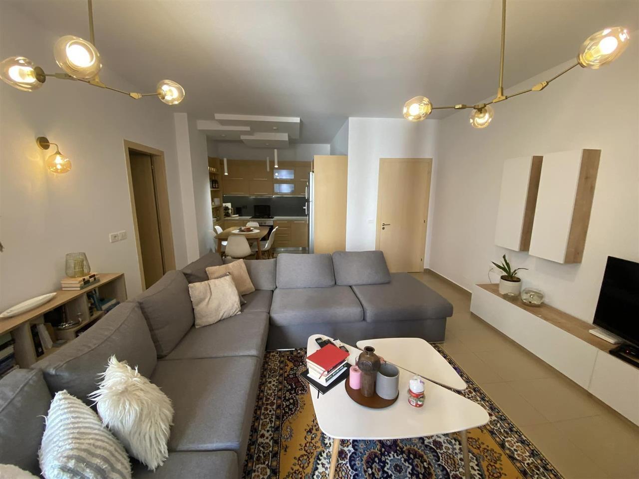 Jepet me Qira 2+1+2+Parking