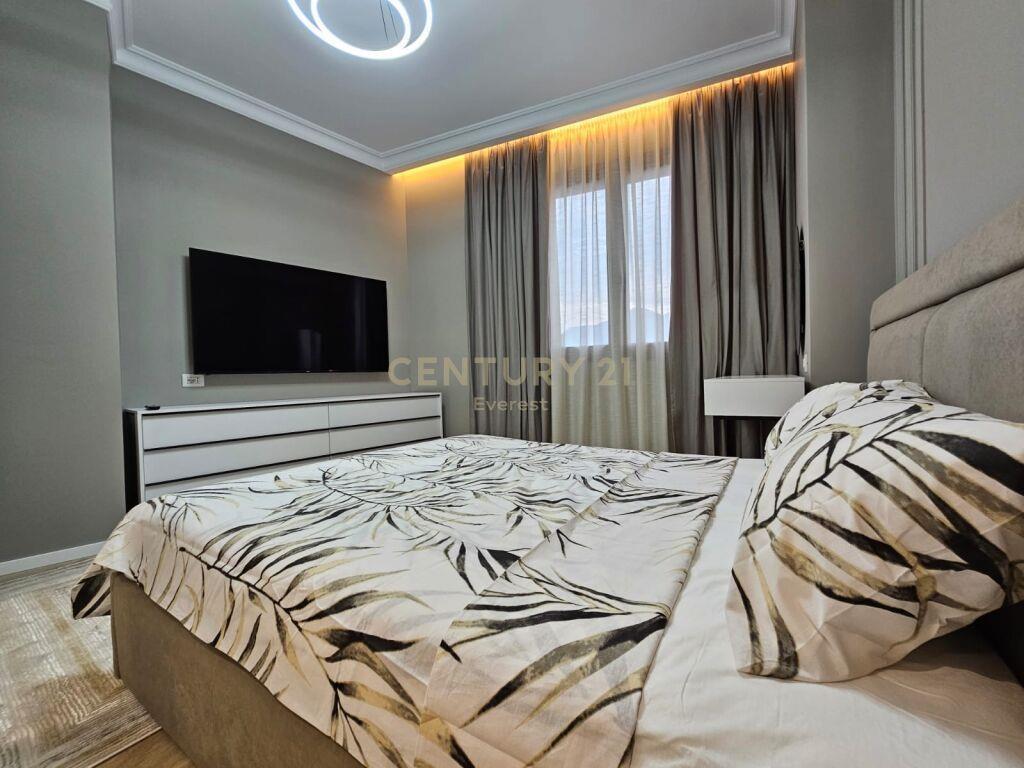Qira Apartament 2+1+2+2 Poste Parkimi