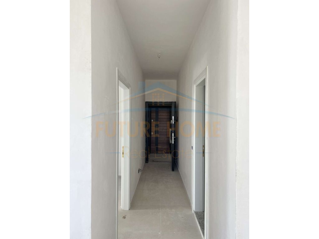 Shitet, Apartament 1+1, Unaza e Re.