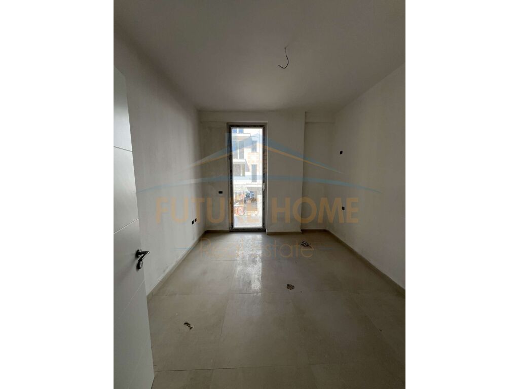 Shitet, Apartament 1+1, Unaza e Re.