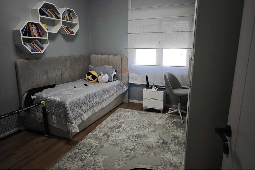 Shitet Apartament 2+1+2+2 Ballkone