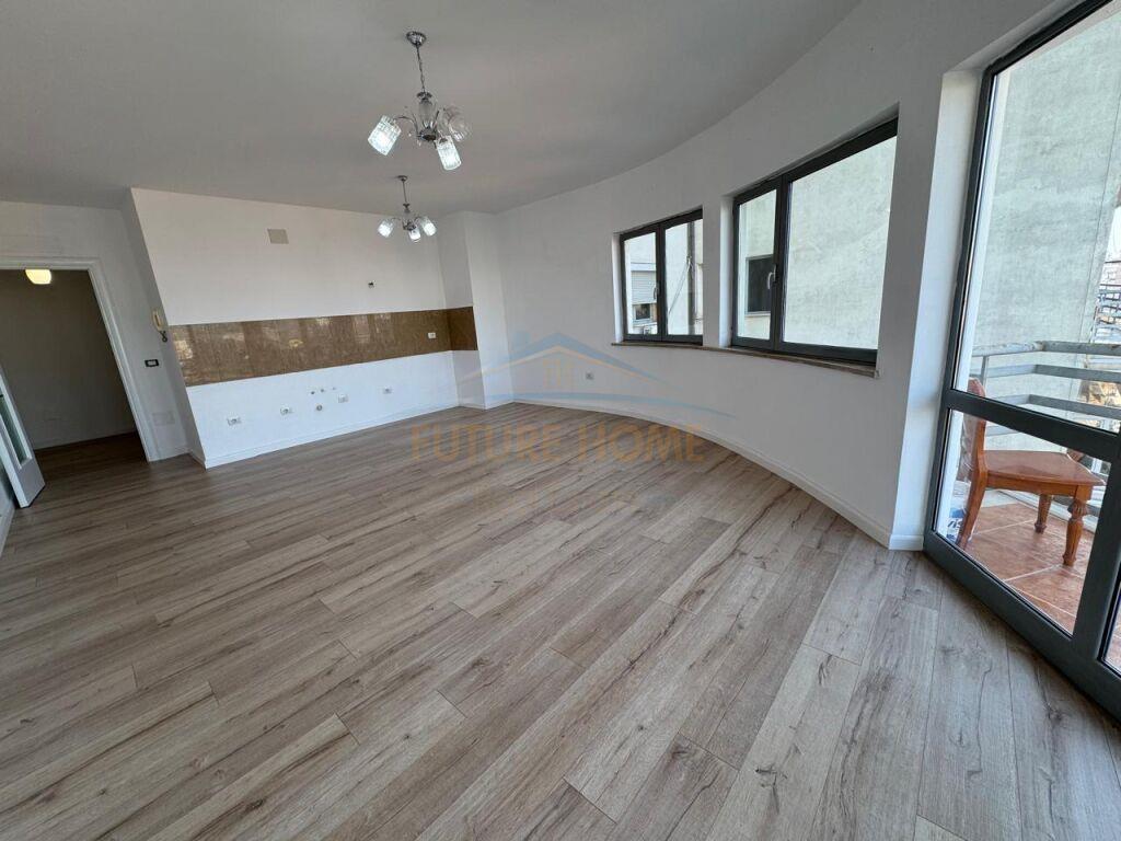 Shitet,Apartament 1+1, Zogu i Zi ,Tiranë