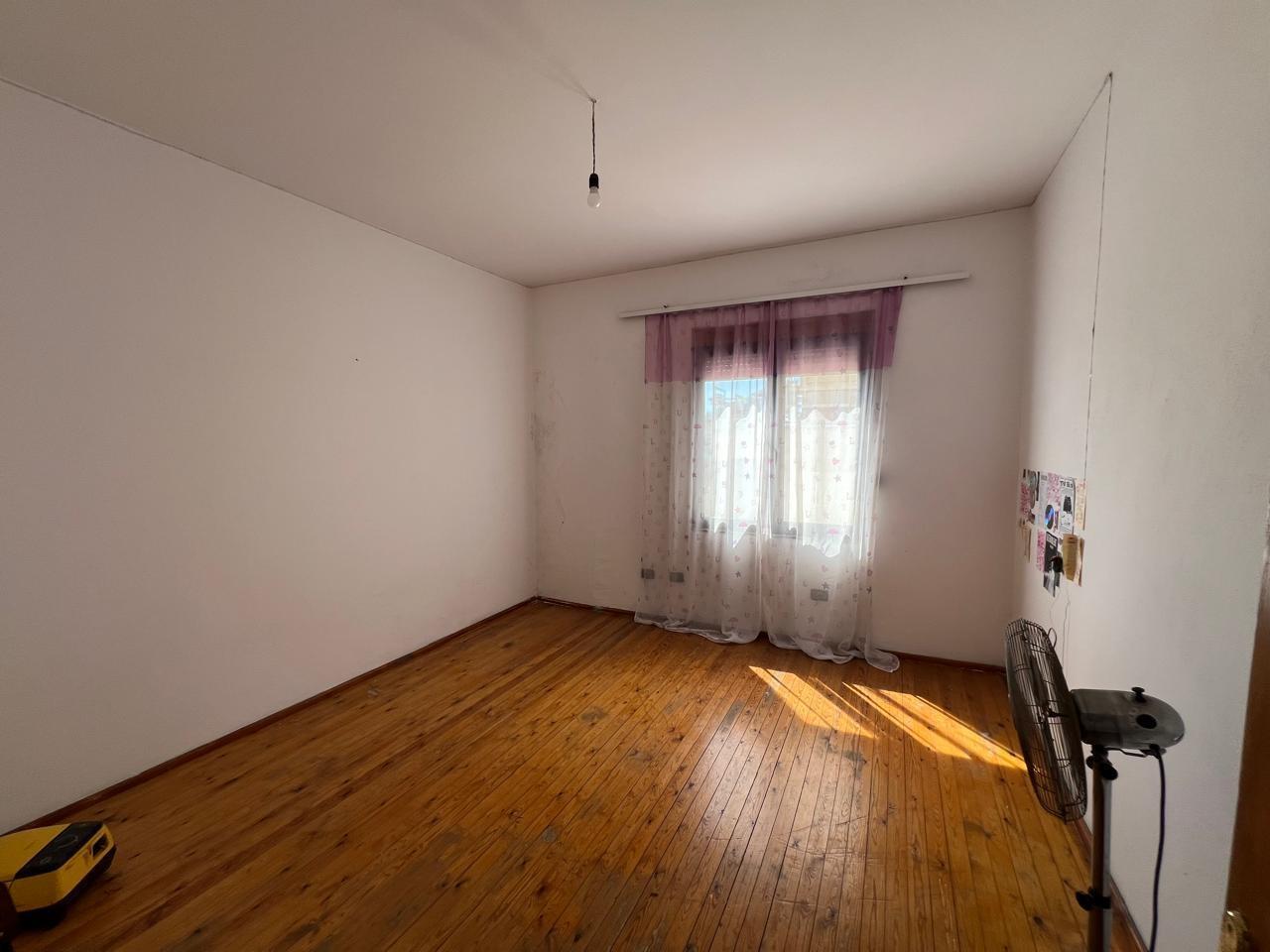 Apartament 3+1 me Qira në Qendra e Durrësit !!
