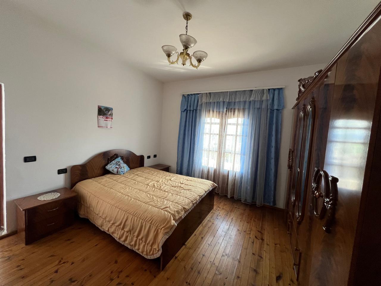 Apartament 3+1 me Qira në Qendra e Durrësit !!