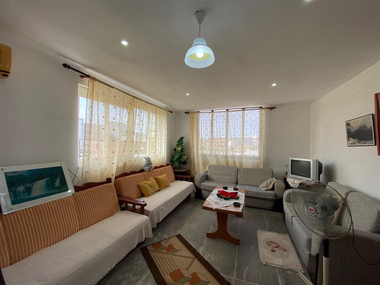 JEPET ME QERA 2+1 KATI I DYTE I NJE SHTEPIE PRIVATE NE ISH K