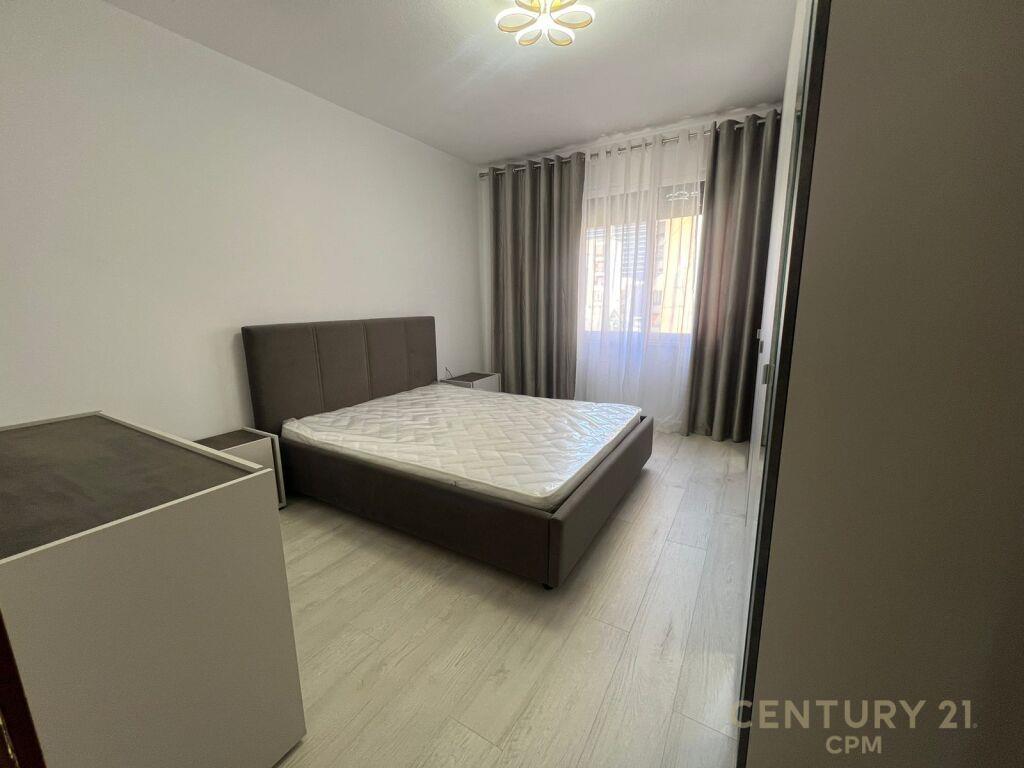 Apartament me qira tek BKT Komuna e Parisit smart101179