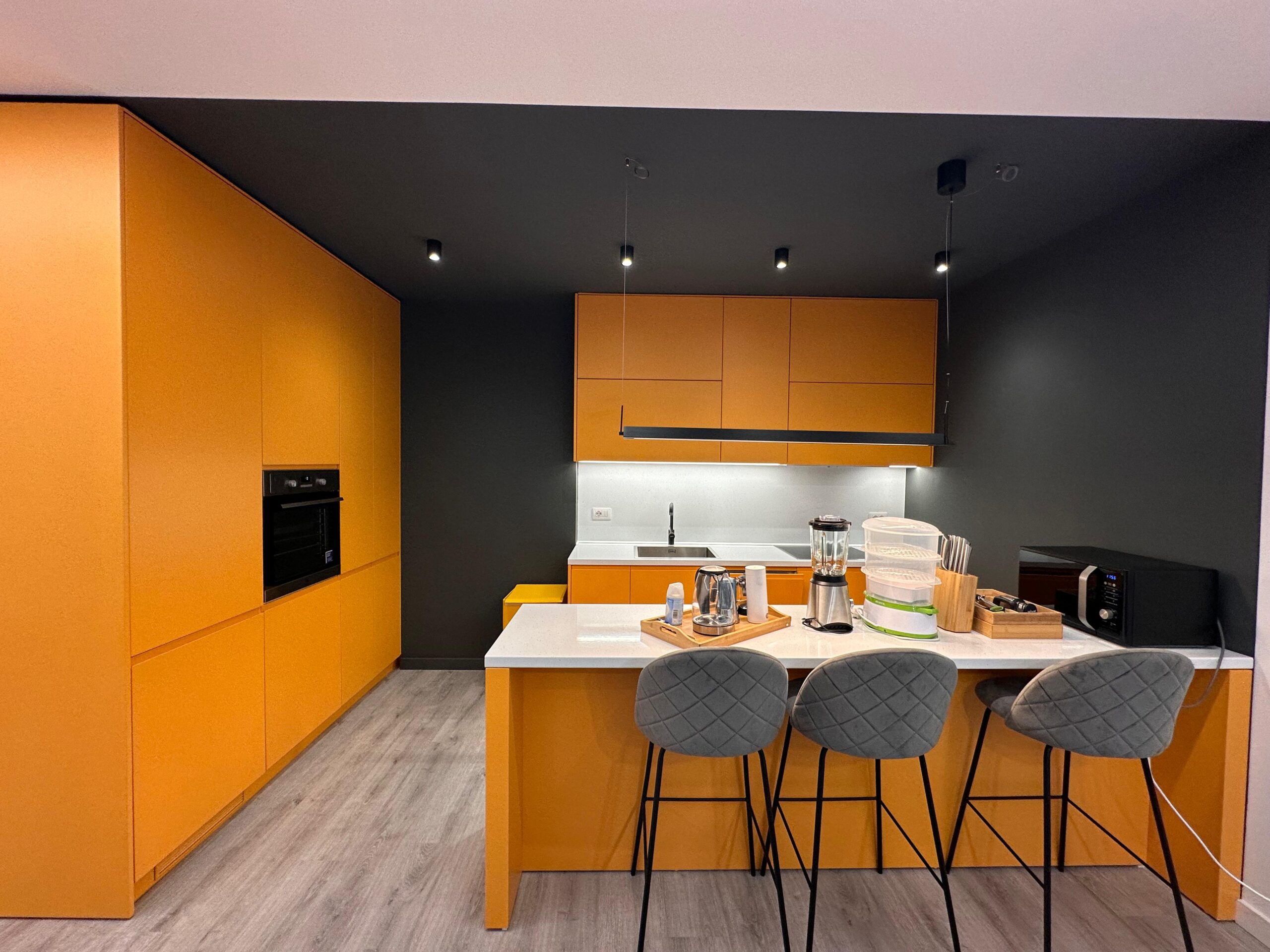 Jepet me qira apartament luksoz 2+1+ parkim