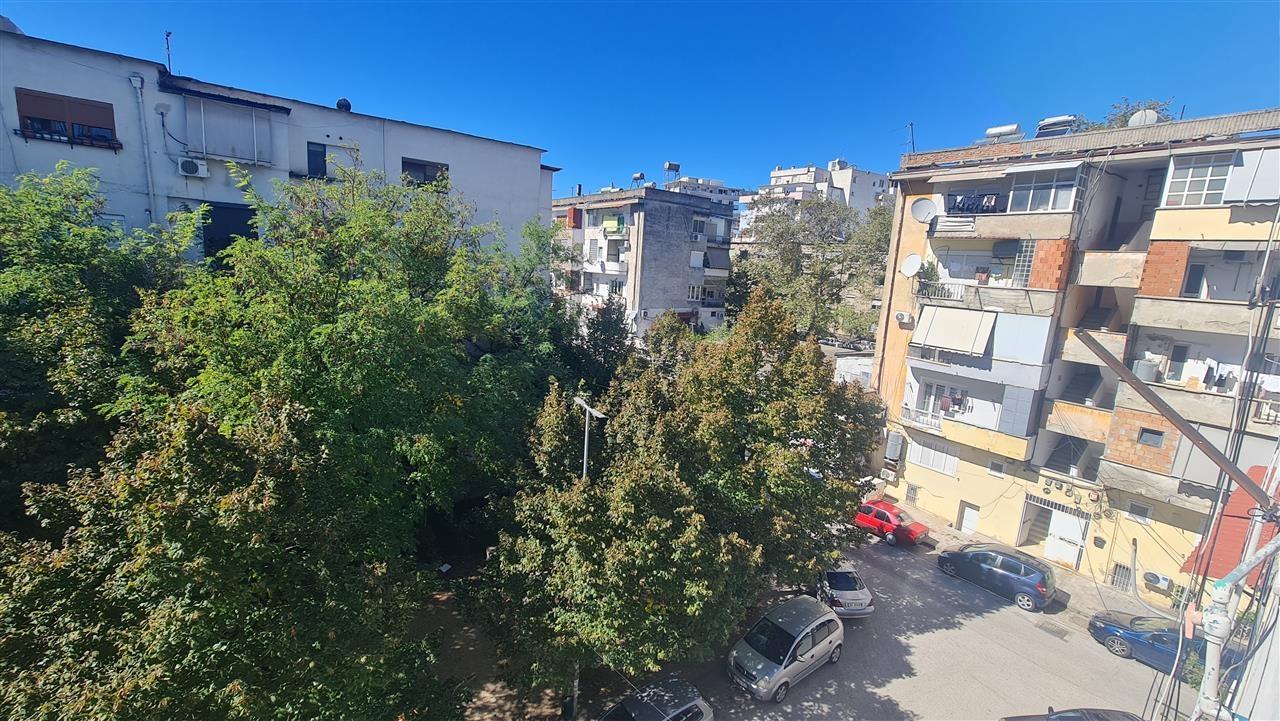 Jepet me qira 2 +1 pjesërisht i mobiluar në Myslym Shyri