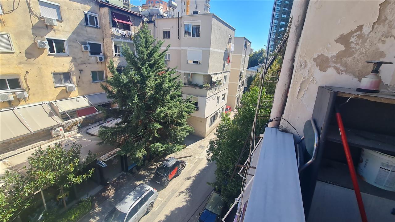 Jepet me qira 2 +1 pjesërisht i mobiluar në Myslym Shyri