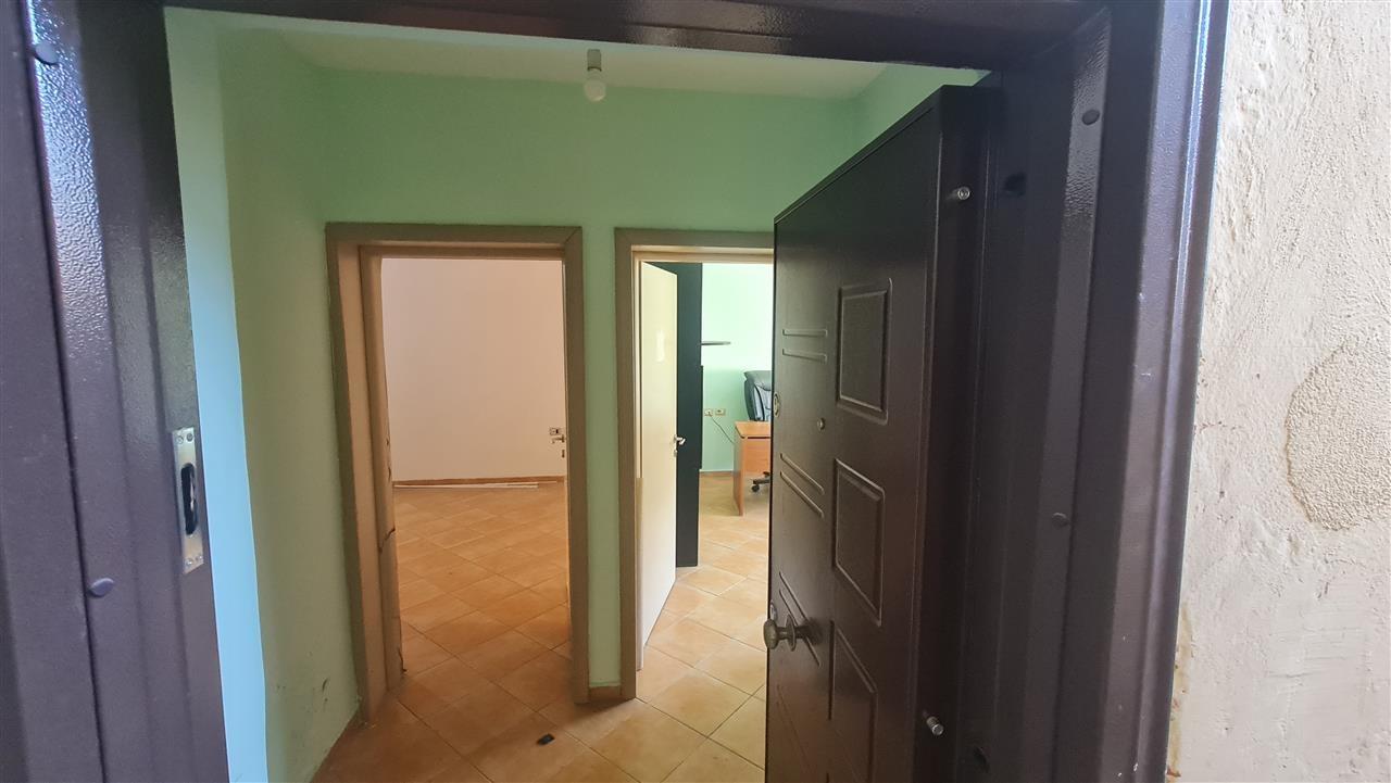 Jepet me qira 2 +1 pjesërisht i mobiluar në Myslym Shyri