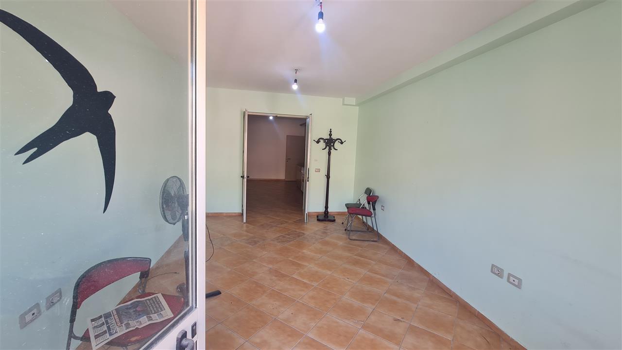 Jepet me qira 2 +1 pjesërisht i mobiluar në Myslym Shyri