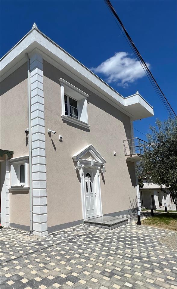 SHITET VILE 2 KATESHE NE PASKUQAN TIRANE!