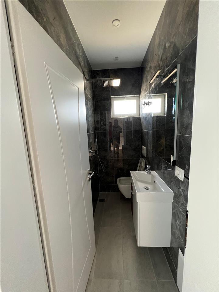 SHITET VILE 2 KATESHE NE PASKUQAN TIRANE!