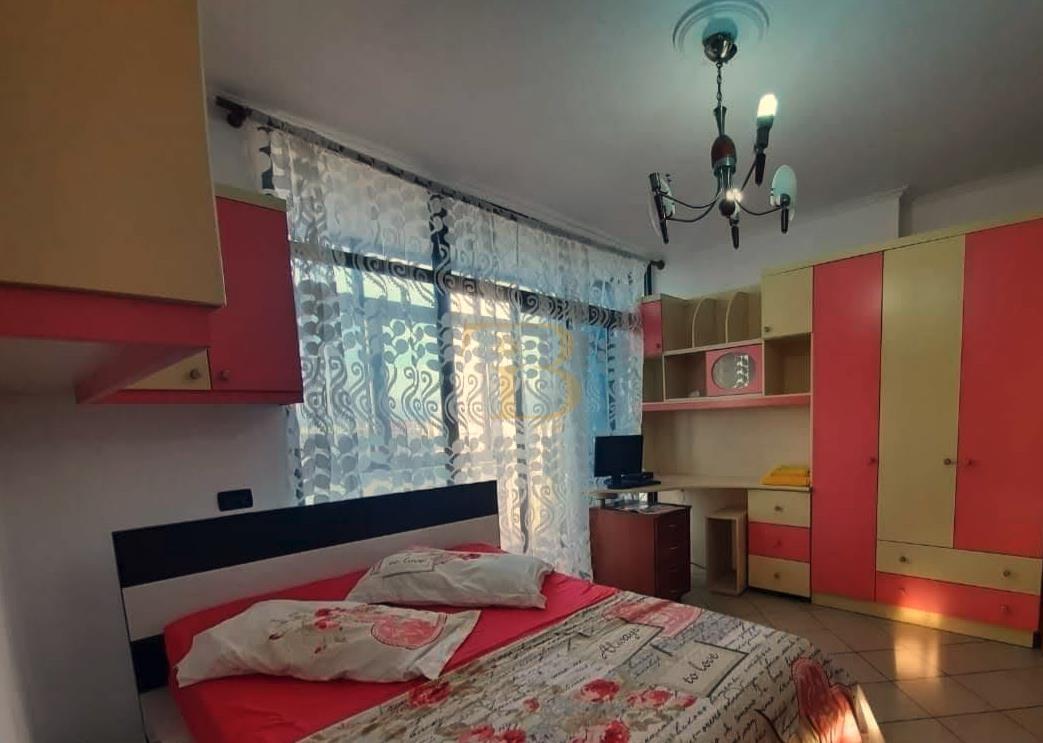Apartament 3+1+2 me qera, Rruga e Kavajës