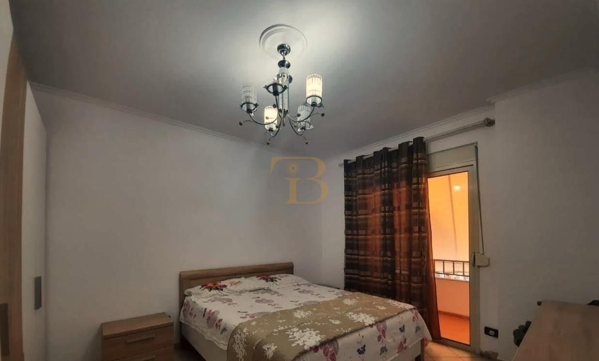 Apartament 3+1+2 me qera, Rruga e Kavajës