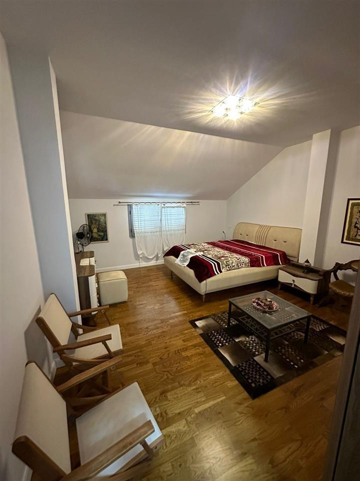 Shitet Vile ne Qerret