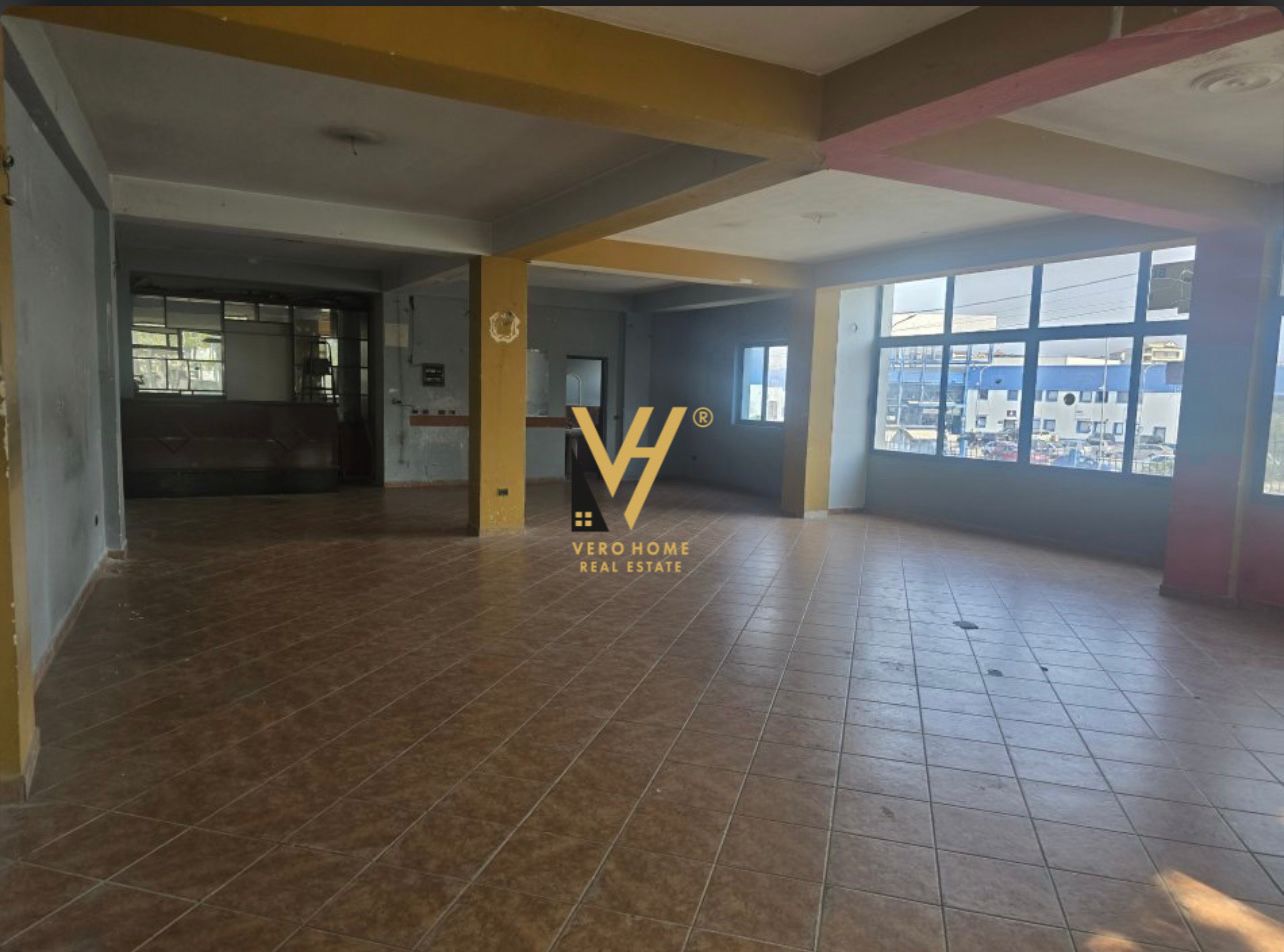 AMBIENT BIZNESI 175 M2 ME QERA NE MEZEZ 1.000 EURO