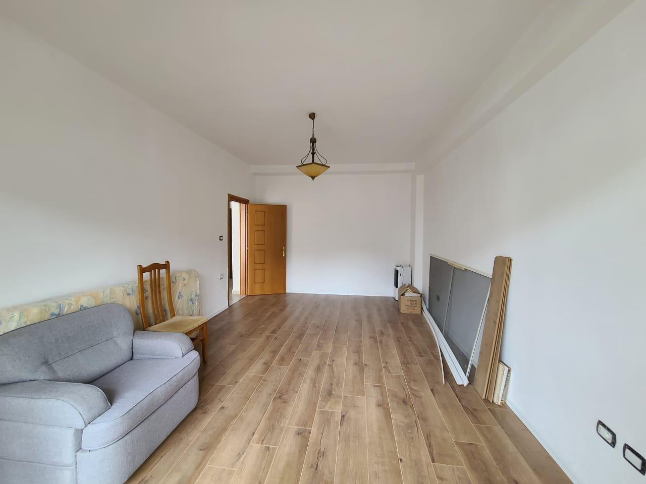 SHITET APARTAMENT 1+1 NE VOLLGA DURRES!