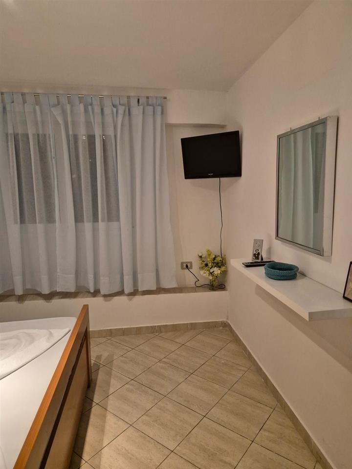 Apartament me qira disa hapa larg Qendrës Vlorës