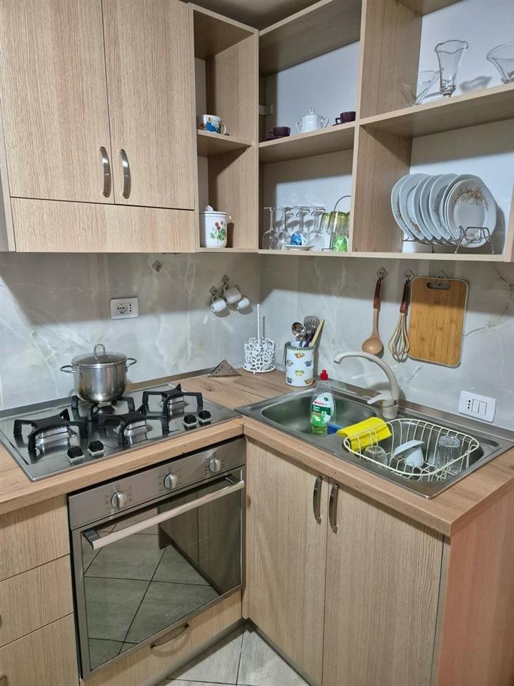 Apartament me qira disa hapa larg Qendrës Vlorës