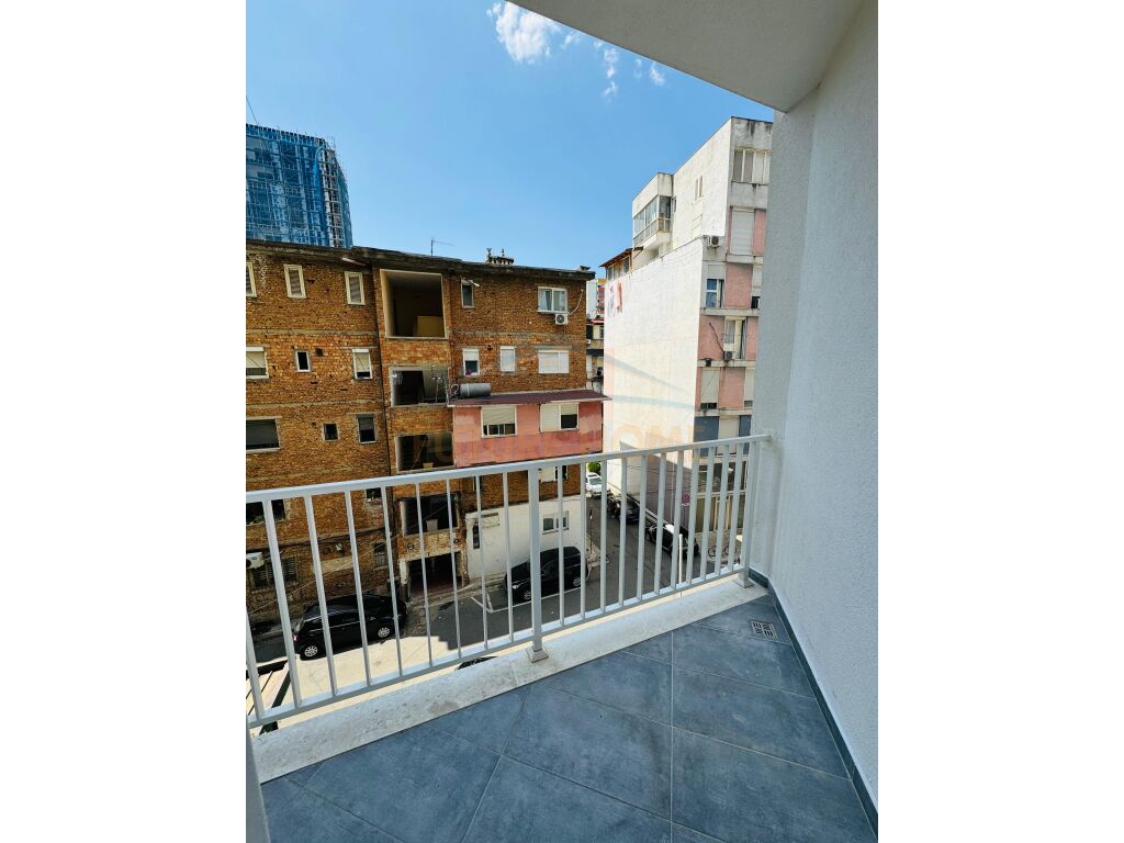 Qera, Apartament 2+1, Rruga e Barrikadave, Tiranë.