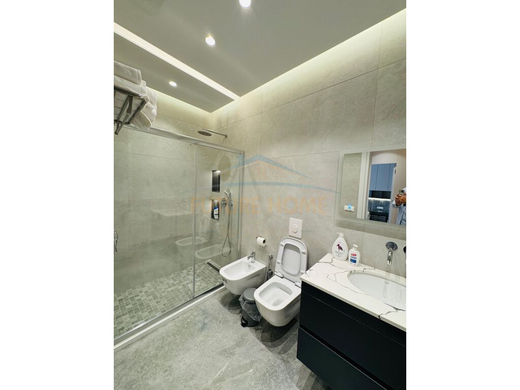 Qera, Apartament 2+1, Rruga e Barrikadave, Tiranë.