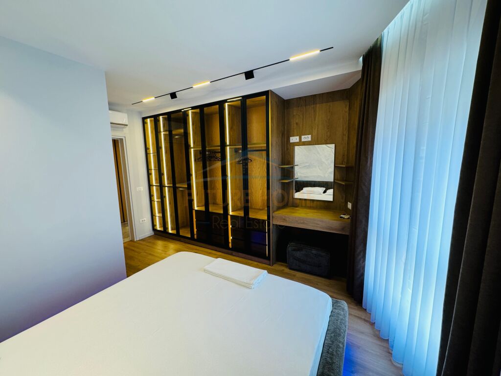 Qera, Apartament 2+1, Rruga e Barrikadave, Tiranë.