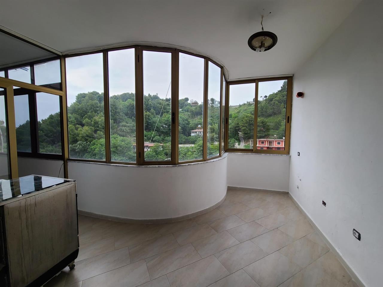 Shitet Apartament 1+1 Vollga