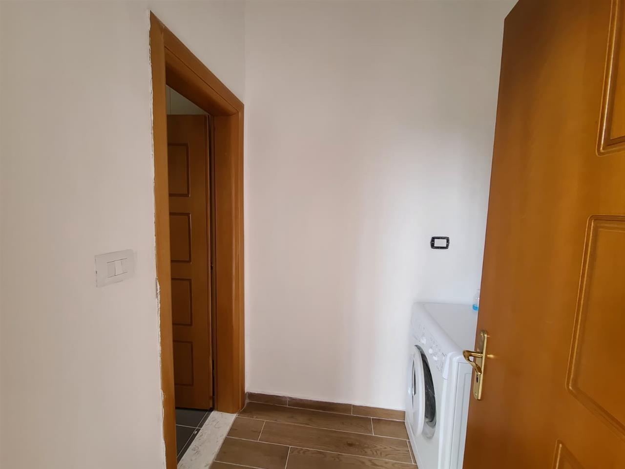 Shitet Apartament 1+1 Vollga