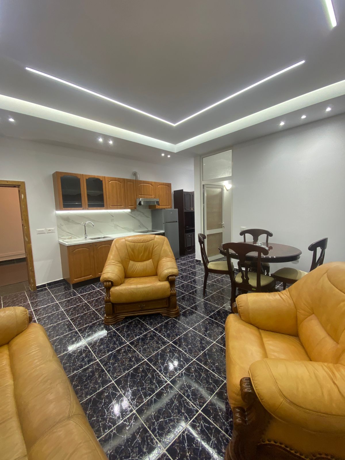 Ofrohet per qira apartament 2+1 Kat Vile