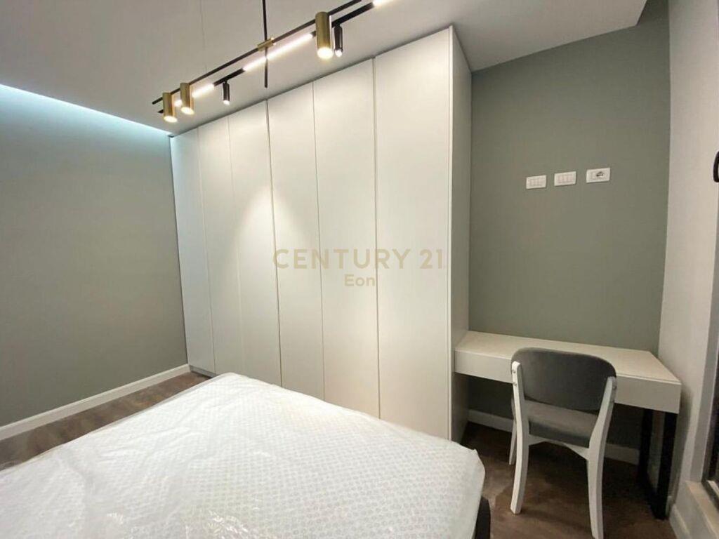 Apartament 1+1 + Post Parkimi për Shitje te Casa Italia, Tir