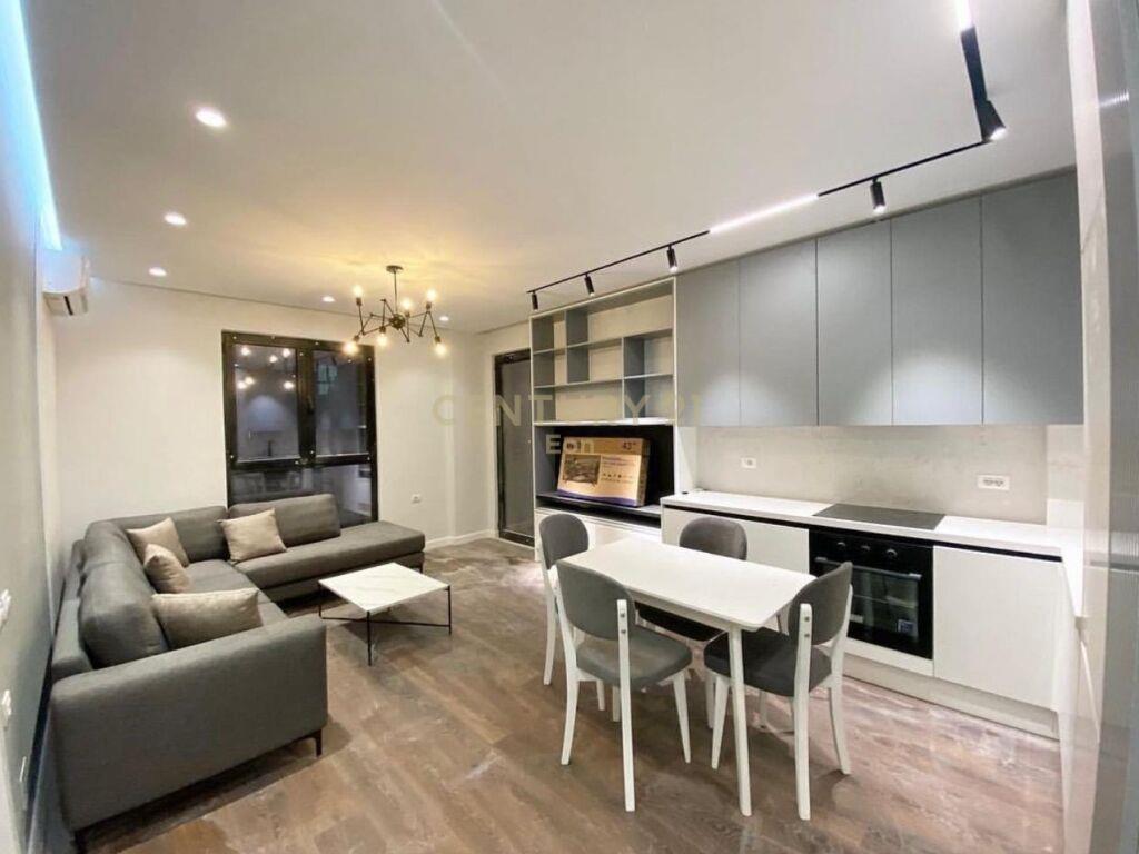 Apartament 1+1 + Post Parkimi për Shitje te Casa Italia, Tir