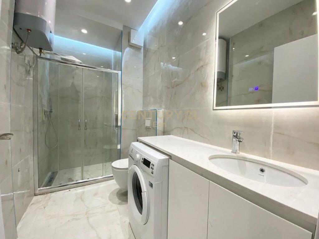 Apartament 1+1 + Post Parkimi për Shitje te Casa Italia, Tir