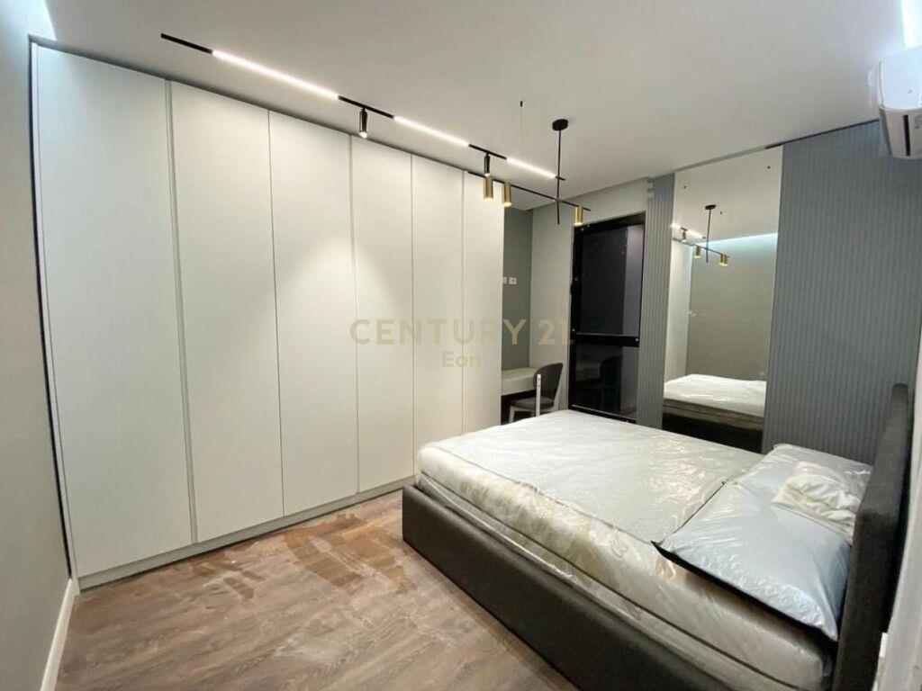 Apartament 1+1 + Post Parkimi për Shitje te Casa Italia, Tir