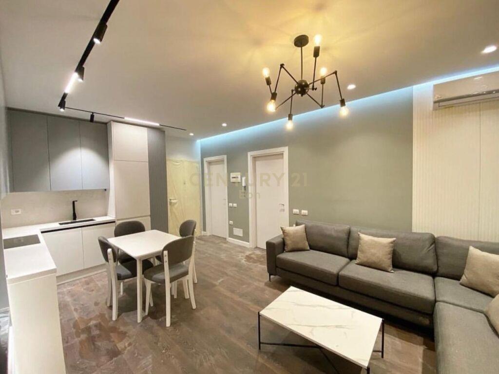 Apartament 1+1 + Post Parkimi për Shitje te Casa Italia, Tir