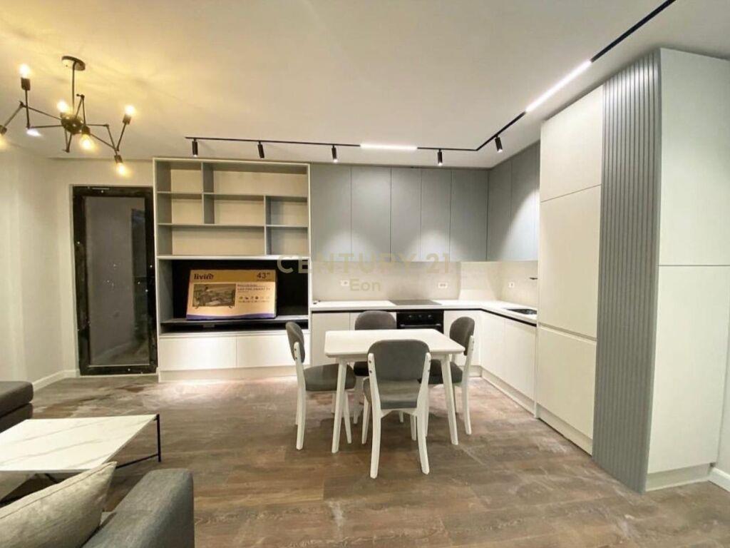 Apartament 1+1 + Post Parkimi për Shitje te Casa Italia, Tir