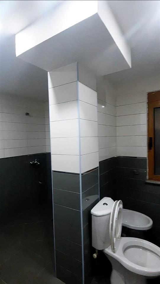 Kavaje,apartament 2+1 me planimetri super,buze rruge.