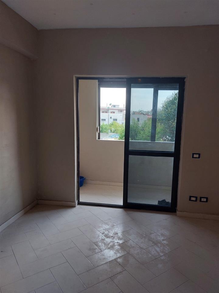 SHITET APARTAMENT 3+1 NE DURRES