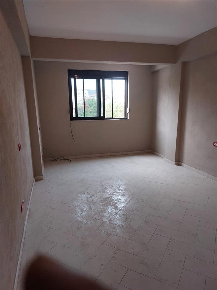 SHITET APARTAMENT 3+1 NE DURRES