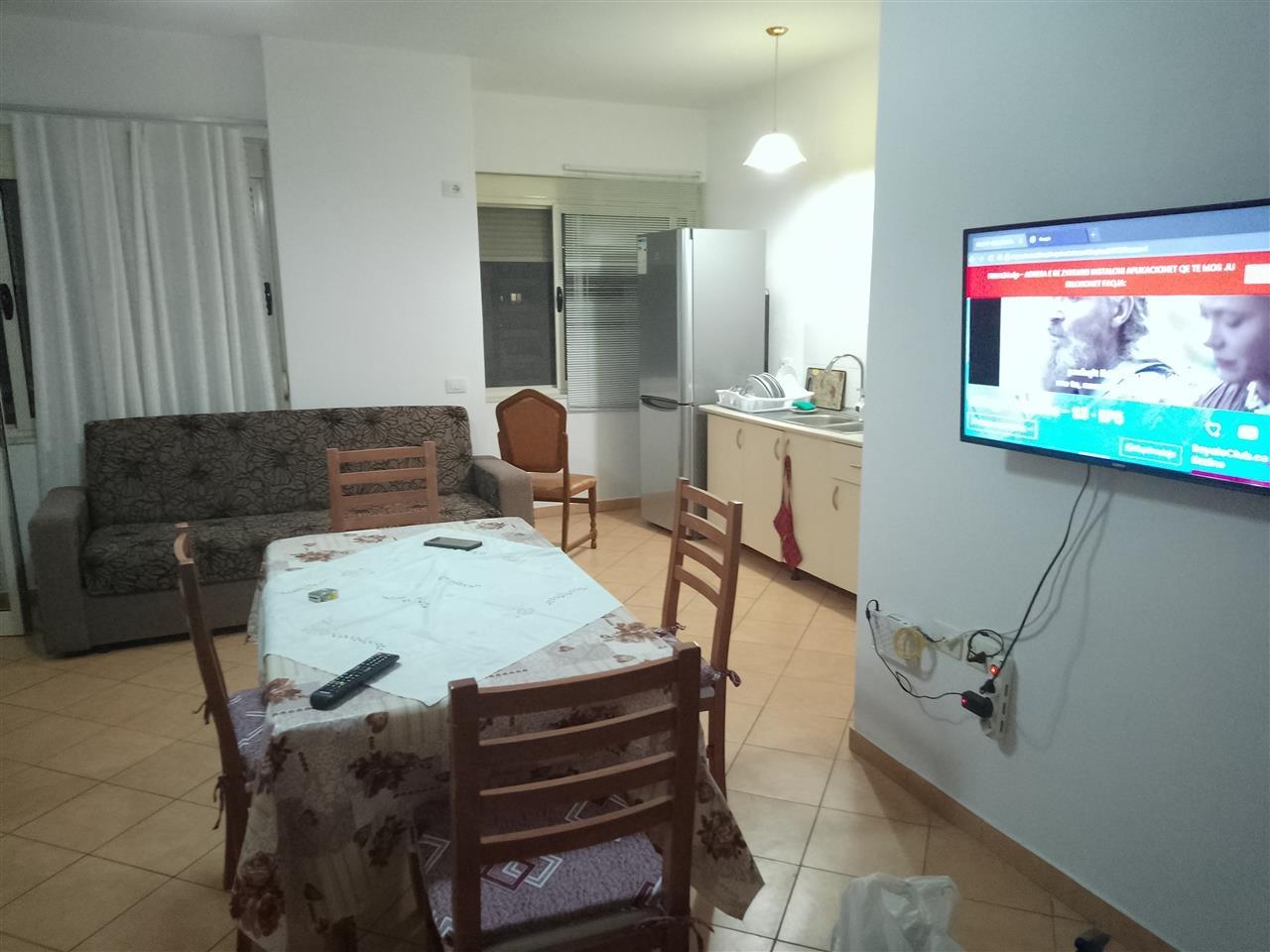 Jepet shtëpi me qera mujore.Rruga e Cipajve.