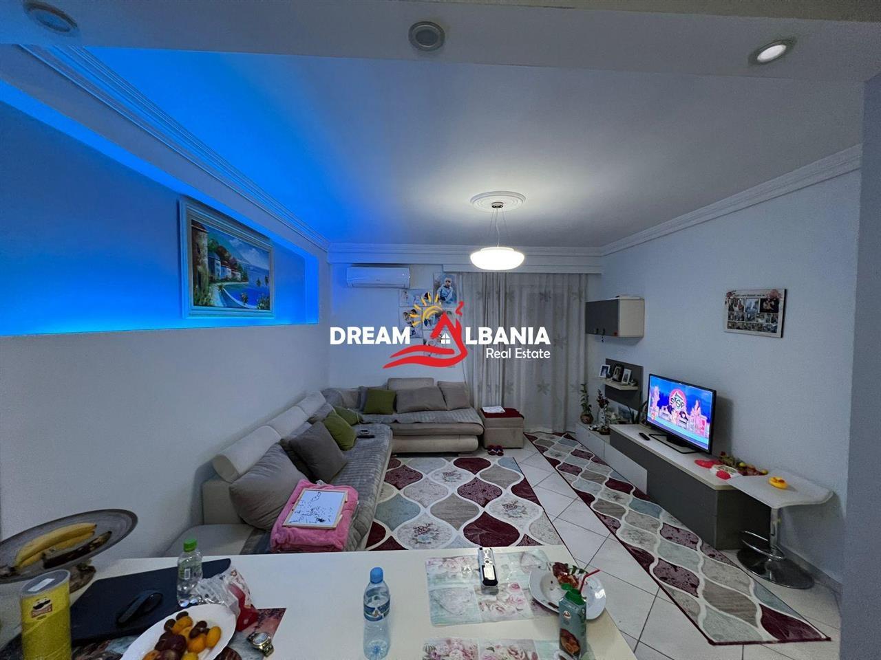 Shitet Apartament 1+1 Tek Kodra e Diellit