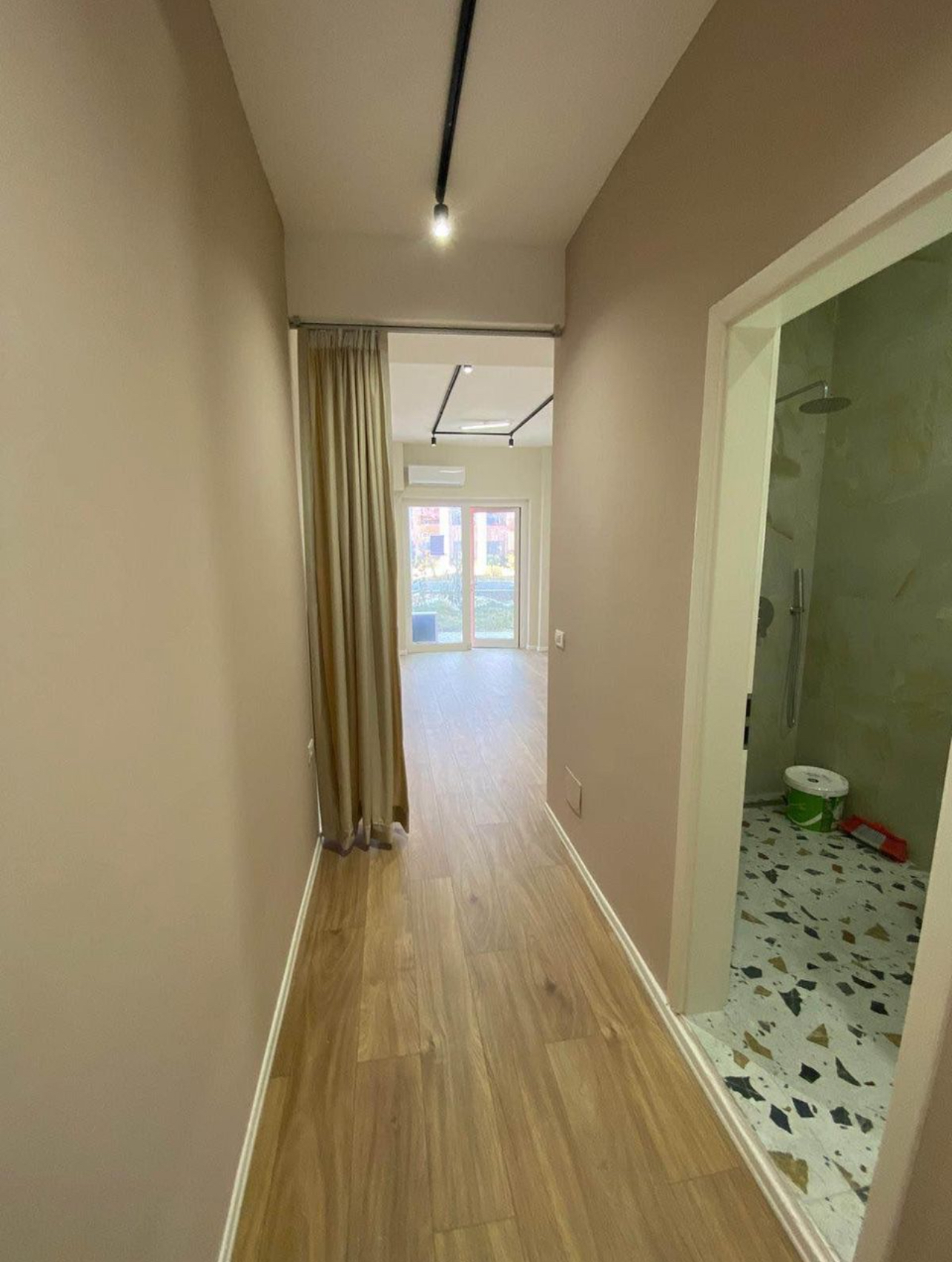 Garzoniere me qira tek Ali Demi