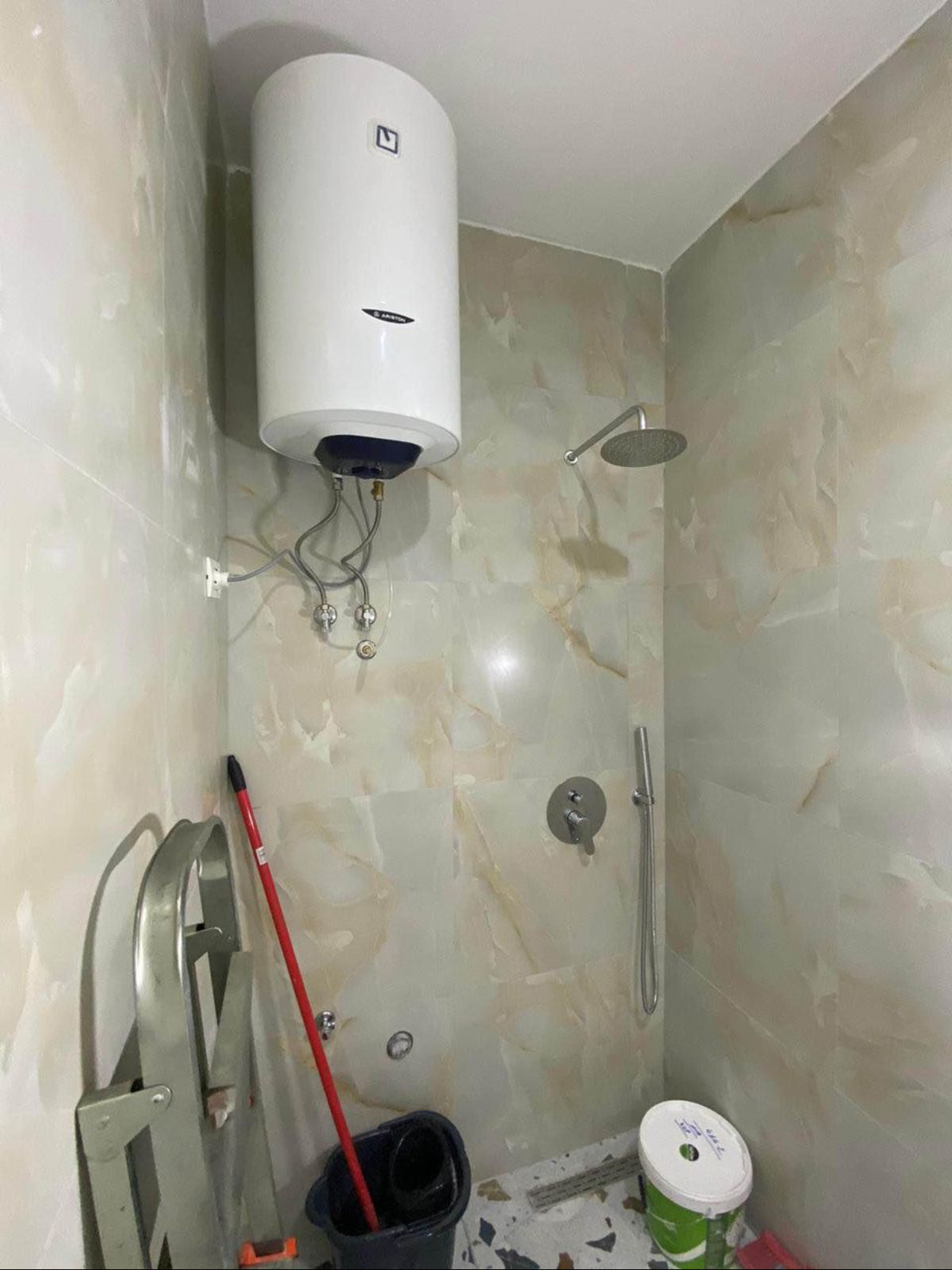 Garzoniere me qira tek Ali Demi