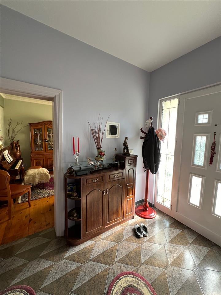 OKAZION VILE 4 KATE E KOMPLETUAR 140.000 EURO