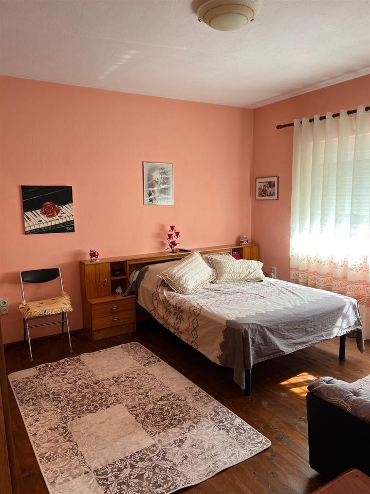 OKAZION VILE 4 KATE E KOMPLETUAR 140.000 EURO