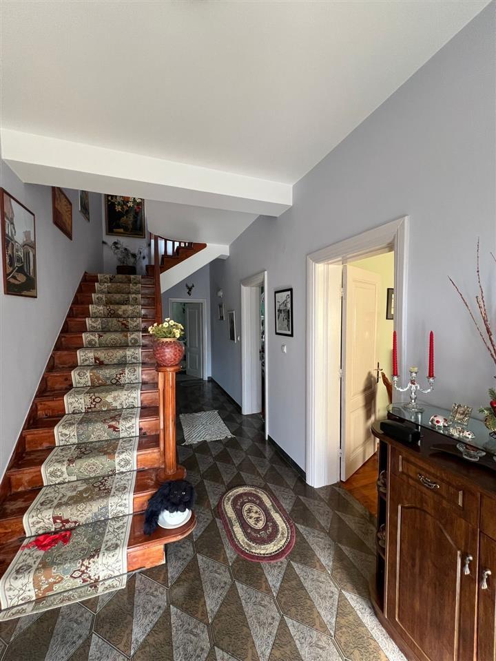 OKAZION VILE 4 KATE E KOMPLETUAR 140.000 EURO