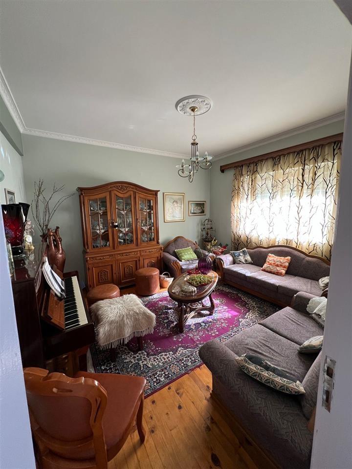 OKAZION VILE 4 KATE E KOMPLETUAR 140.000 EURO