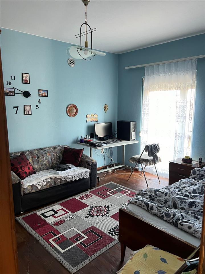 OKAZION VILE 4 KATE E KOMPLETUAR 140.000 EURO