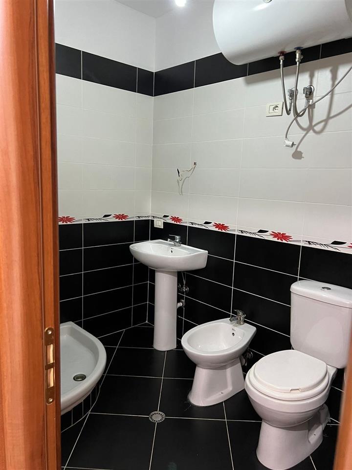 Jepet me qera apartament 2+1+2 ne Astir