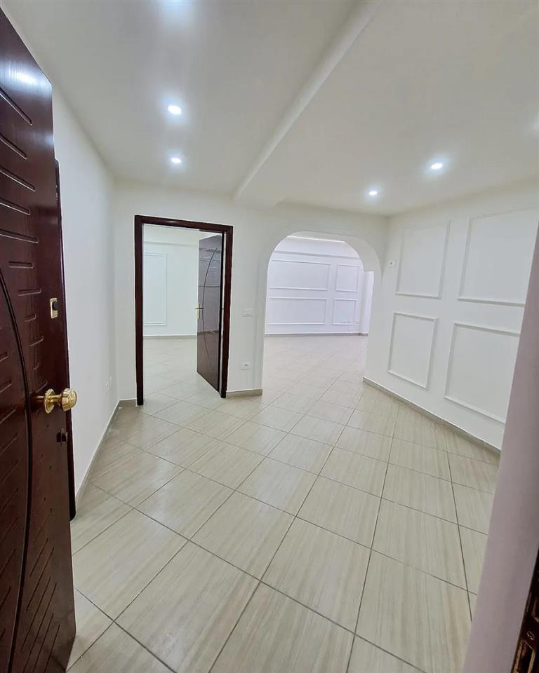 Kavaje,apartament 2+1 me planimetri super,buze rruge.